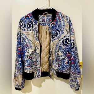 Free People blue and beige floral print puff jacket size xs